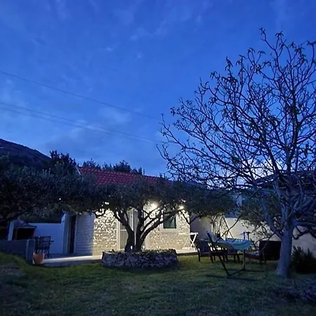 House With A Parking Space Bol, Brac - 23788 Bol