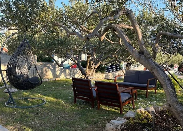 House With A Parking Space Bol, Brac - 23788